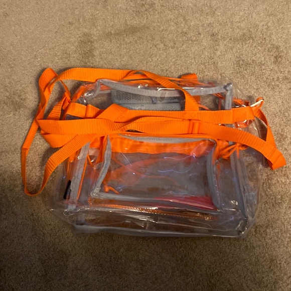 Large stadium purse with zipper outside pocket and 1 inside pocket - Picture 1 of 5